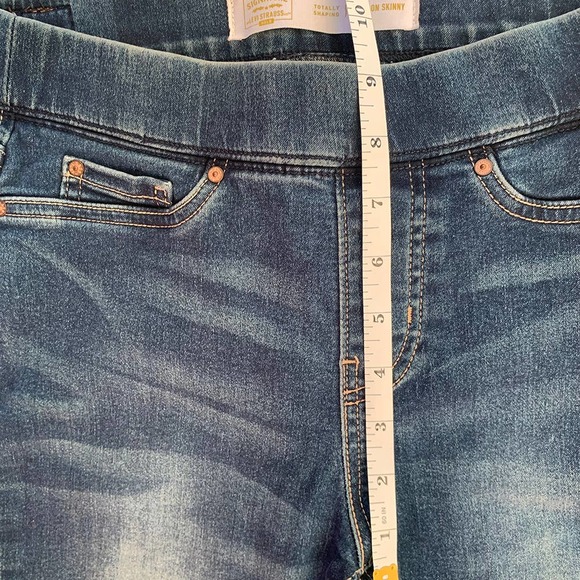 Levi's Signature Shaper Pull-On Skinny Jeans Size 26X28 - Picture 7 of 9